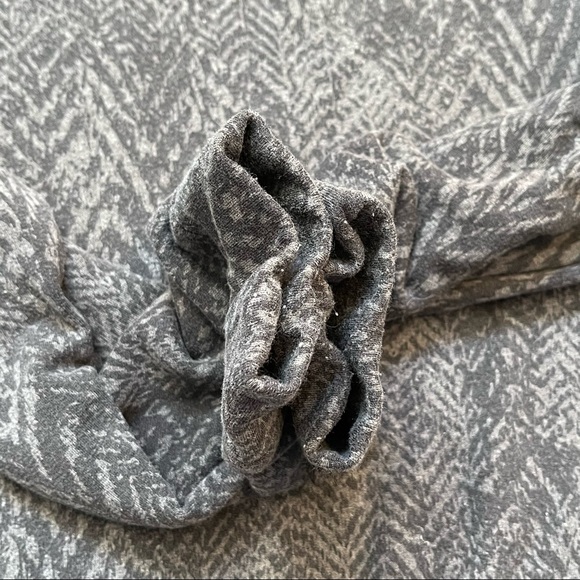 Athleta Studio to Street Pullover Sheatshirt Womens Medium M Crew Splatter Gray - Picture 8 of 9